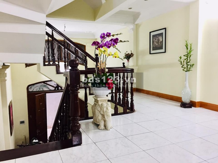 Nhà Nguyễn Sơn, dt 160m, mt 6.6m, ô tô, 2 mặt thoáng, giá bán 13.2 tỷ