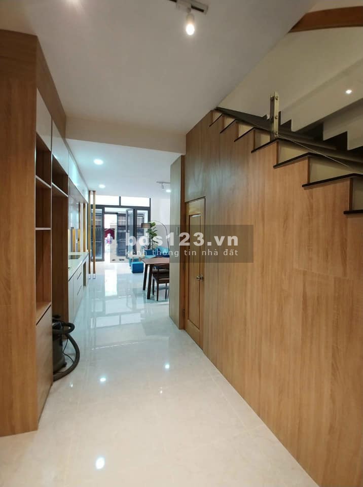 Bán nhà hẻm xe hơi Dương Bá Trạc phường 2, Quận 8, 3 tầng, giá chỉ 7.35 tỷ
