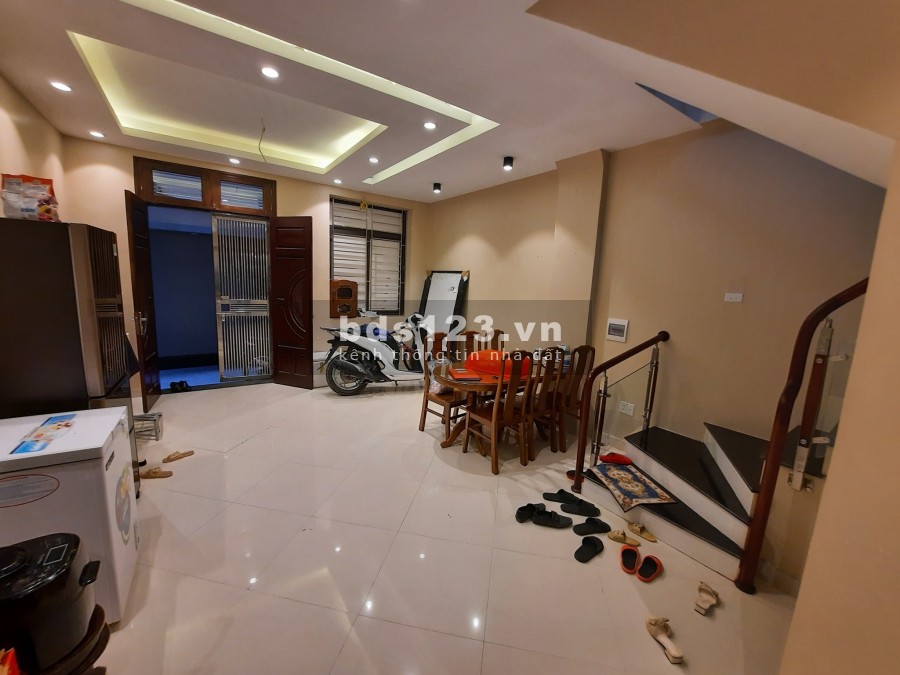 Nhà nguyên căn đẹp về ở ngay, chủ để lại toàn bộ nội thất, 4 tầng đúc, giá 4.6 tỷ