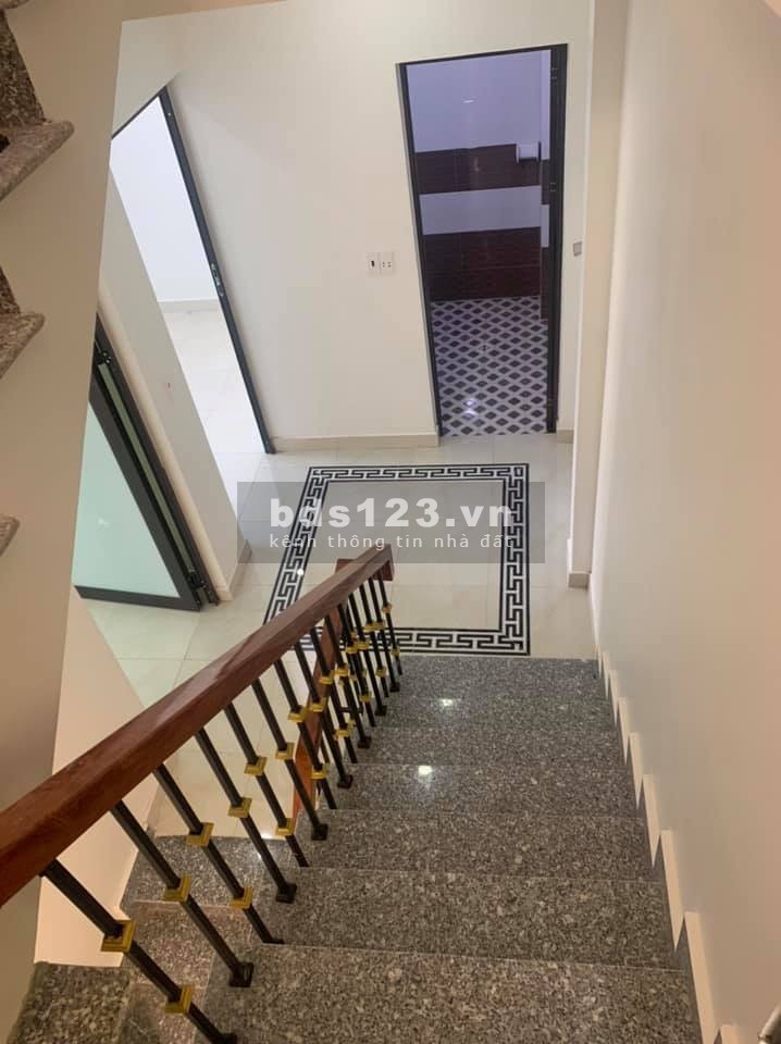Duy nhất 1 căn tại Quận Long Biên diện tích 30m2 giá 2 tỷ, đúc 4 tầng kiên cố