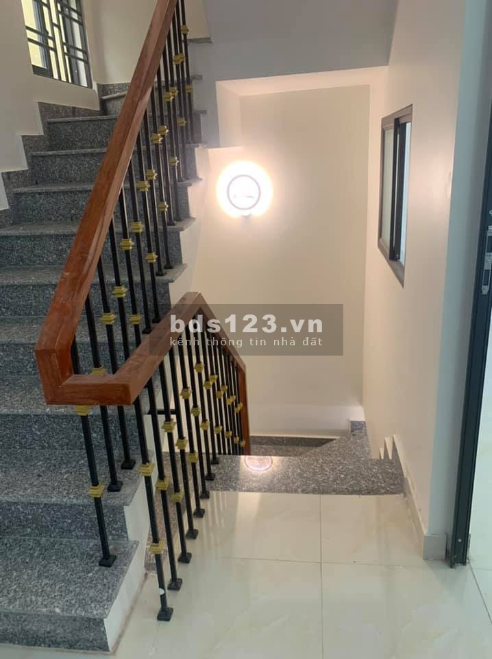 Duy nhất 1 căn tại Quận Long Biên diện tích 30m2 giá 2 tỷ, đúc 4 tầng kiên cố