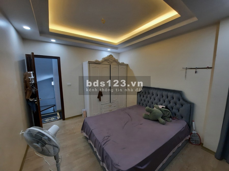 Nhà nguyên căn đẹp về ở ngay, chủ để lại toàn bộ nội thất, 4 tầng đúc, giá 4.6 tỷ