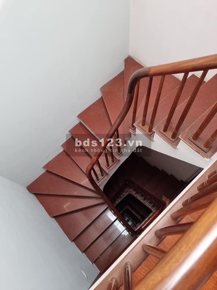Bán Nhà Đẹp Lê Văn Hiến, Ôtô, Kinh Doanh, Dt 36 m2 x 5 tầng, Giá 4 Tỷ.
