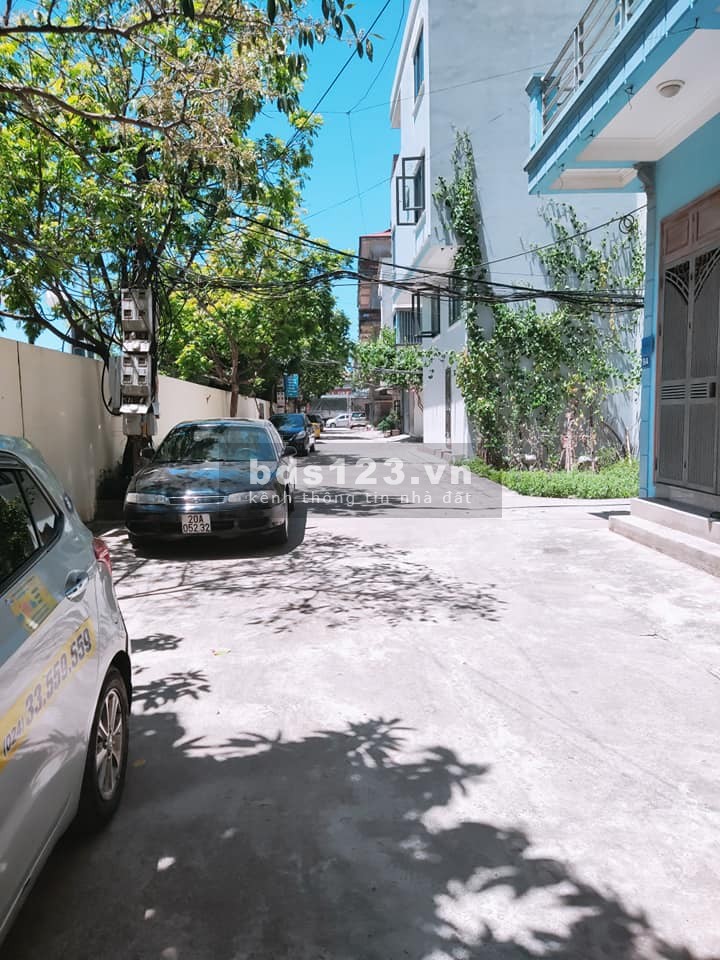 Cực hiếm 2,6 tỷ, 50m2 đất phân lô, ô tô đỗ cửa, lô góc lại còn Hướng Nam, 3 thoáng