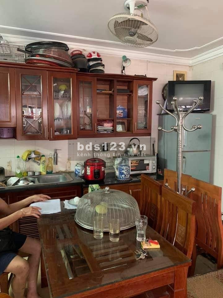 Bán nhà Cầu Giấy, gara ô tô. mở cửa ra trung tâm thương mại, dt 48m2 4 tầng, giá 6.6 tỷ
