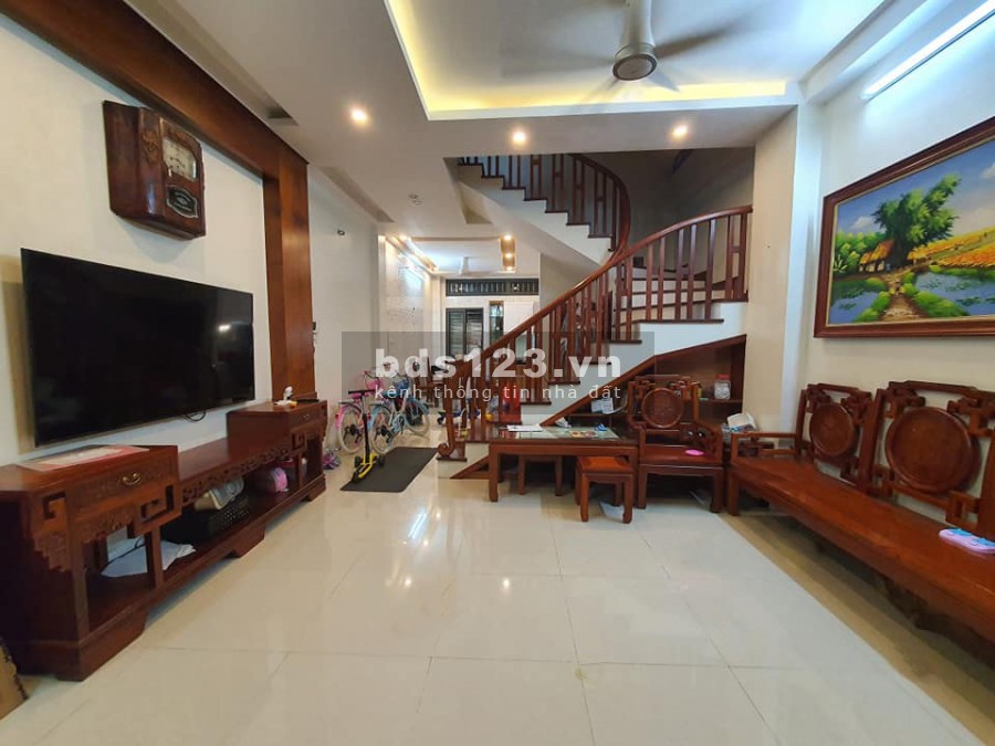 Bán nhà 5 tầng siêu đẹp Phan Trọng Tuệ, 2 mặt thoáng, 1 nhà ra phố dt 65m2, nhỉnh 5 tỷ