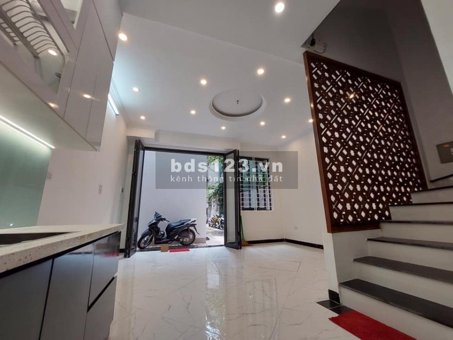 Cần bán nhà phố Đào Tấn, Ba Đình, ở vip, 5 tầng đúc, giá bán 4.35 tỷ, lhcc