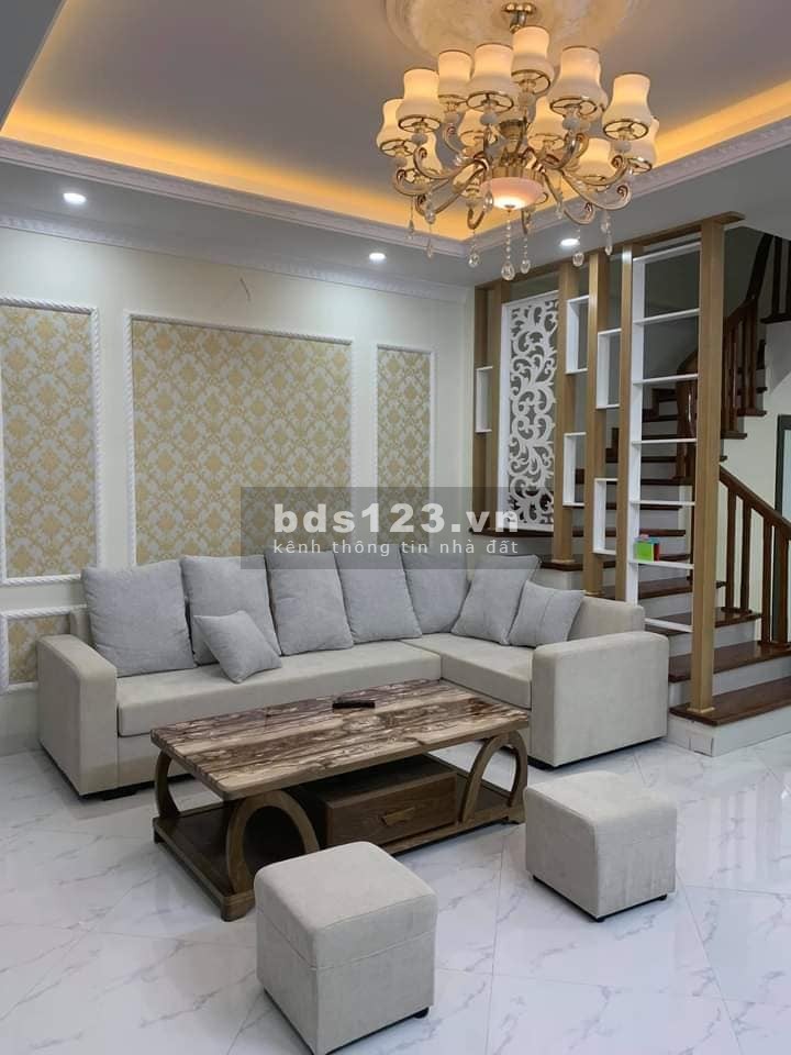 Bán nhà siêu hiếm Nguyễn Văn Cừ, an sinh đỉnh, dt 45m2 5 tầng, nhỉnh 4 tỷ
