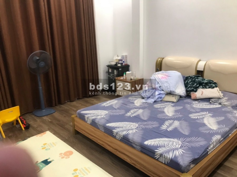 Dịch bệnh vỡ nợ cần bán bớt nhà phố Ngọc Lâm 50m2, 4 tầng giá 5.8 tỷ