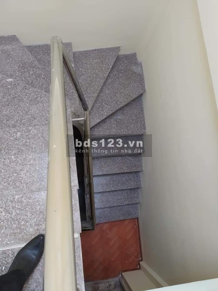 Bán nhà Nguyễn Trãi 30m2 giá bán 3.2 tỷ, gần phố, an sinh tốt, lh 0879356959