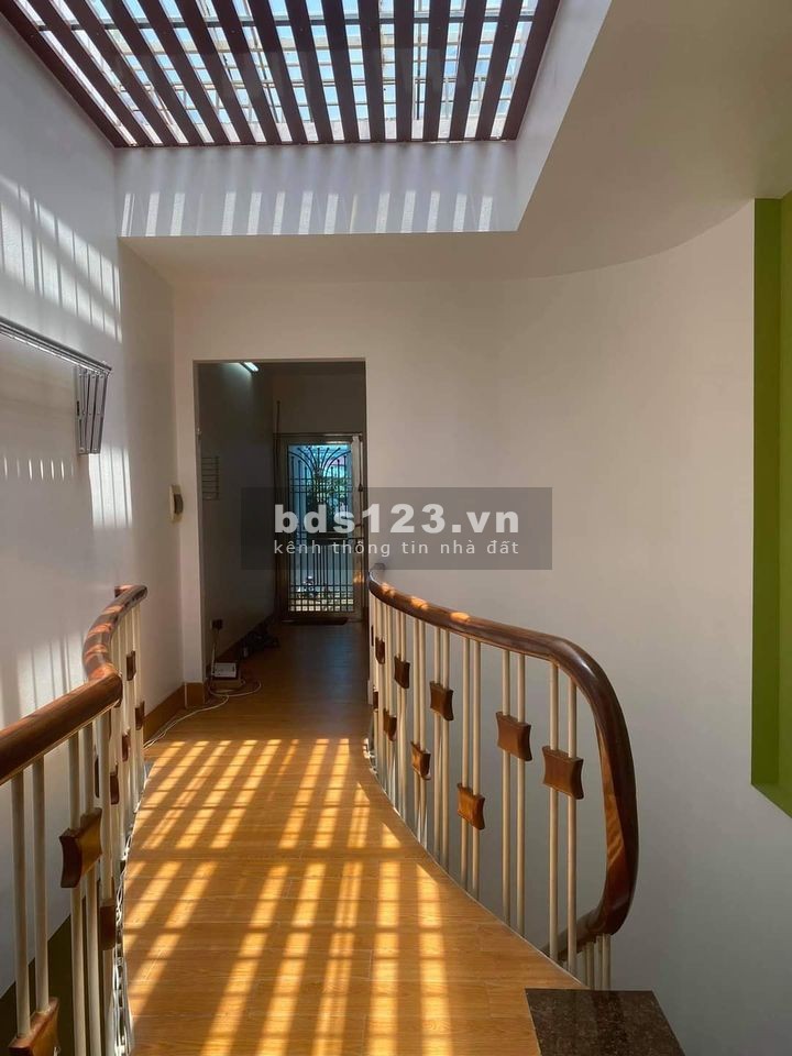 Nhà đẹp Nguyễn Sơn Long Biên, phân lô 70m2, ô tô 7 chỗ vào nhà 2 mặt thoáng 2 mặt ngõ