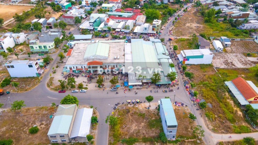 Chủ cắn răng bán lỗ vì cần tiền, mặt tiền đối diện khu phố chợ Điện Nam Trung, chỉ 1.55 tỉ/100m2