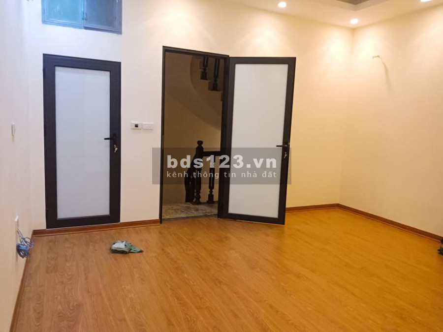 Nhà Ngõ 165 Hoa Bằng ô tô tránh 20m, thoáng trước sau, đủ công năng, dt 50m2, 5 tầng, mt 5m giá 4.8 tỷ