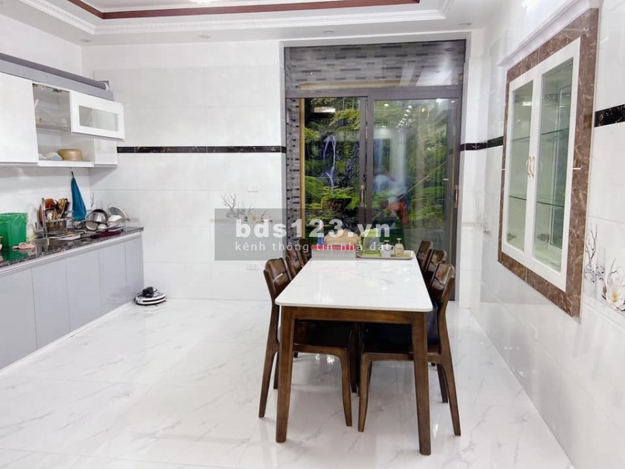 Nhà phố Văn Cao 4 tầng 72m2 chỉ 5,35 tỷ. có gara oto Nhà như mới, xây độc lập chắc chắn
