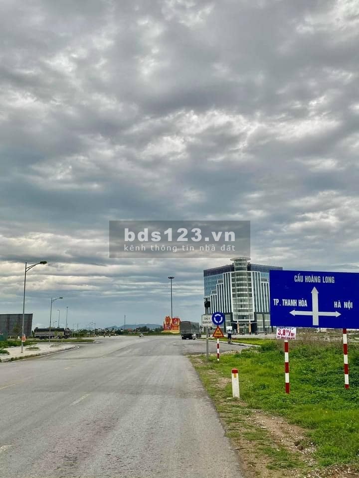 MB 1643 khu xen cư 03-03 Phố Lễ môn, giá bán 1.6 tỷ, chính chủ, lhcc