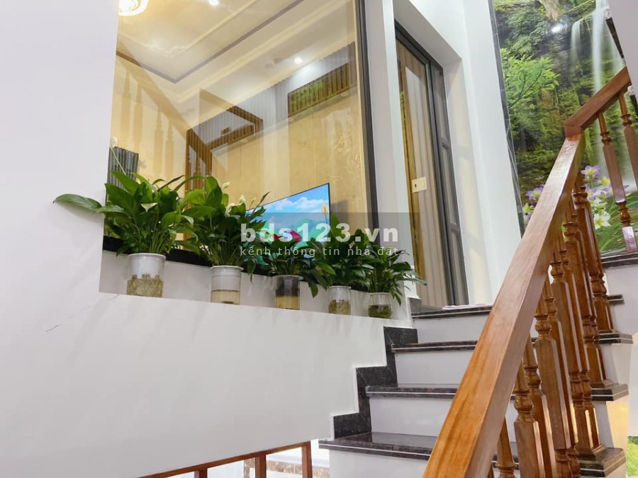 Nhà phố Văn Cao 4 tầng 72m2 chỉ 5,35 tỷ. có gara oto Nhà như mới, xây độc lập chắc chắn