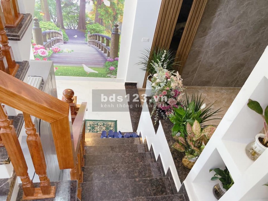 Nhà phố Văn Cao 4 tầng 72m2 chỉ 5,35 tỷ. có gara oto Nhà như mới, xây độc lập chắc chắn