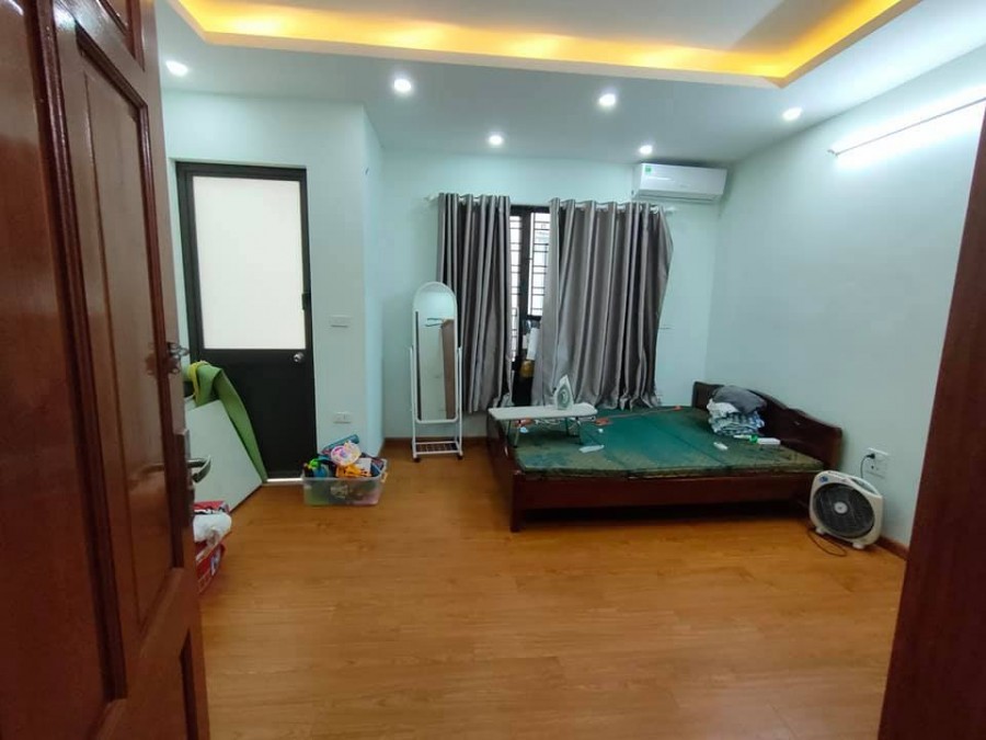 Bán Nhà Đa Sỹ 34m2, mặt tiền 4m, ngõ rộng yên tĩnh, gần ô tô, thoáng trước sau giá 2.8 Tỷ