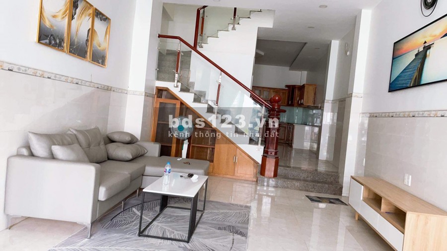 Bán gấp nhà hẻm xe hơi 90m2, 4 tầng, 5PN Nguyễn Phúc Chu p15 Tân Bình