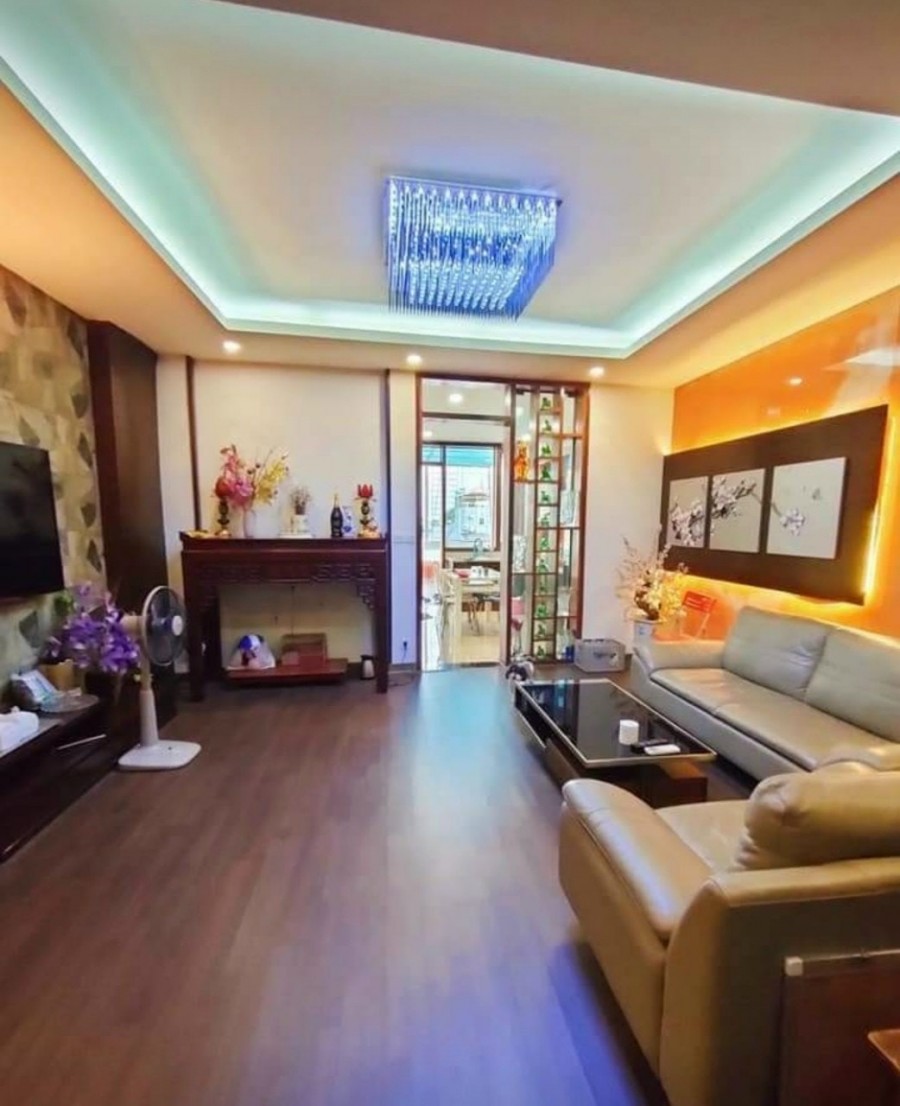 Bán Nhà Lý Tự Trọng, La Khê 31m2, Ô Tô Đỗ Cổng, MT Rộng, 3 Mặt Thoáng Giá 2.9 Tỷ