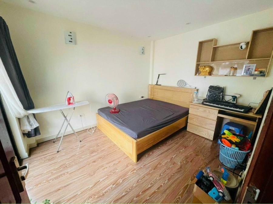 Bán Nhà Lý Tự Trọng, La Khê 31m2, Ô Tô Đỗ Cổng, MT Rộng, 3 Mặt Thoáng Giá 2.9 Tỷ