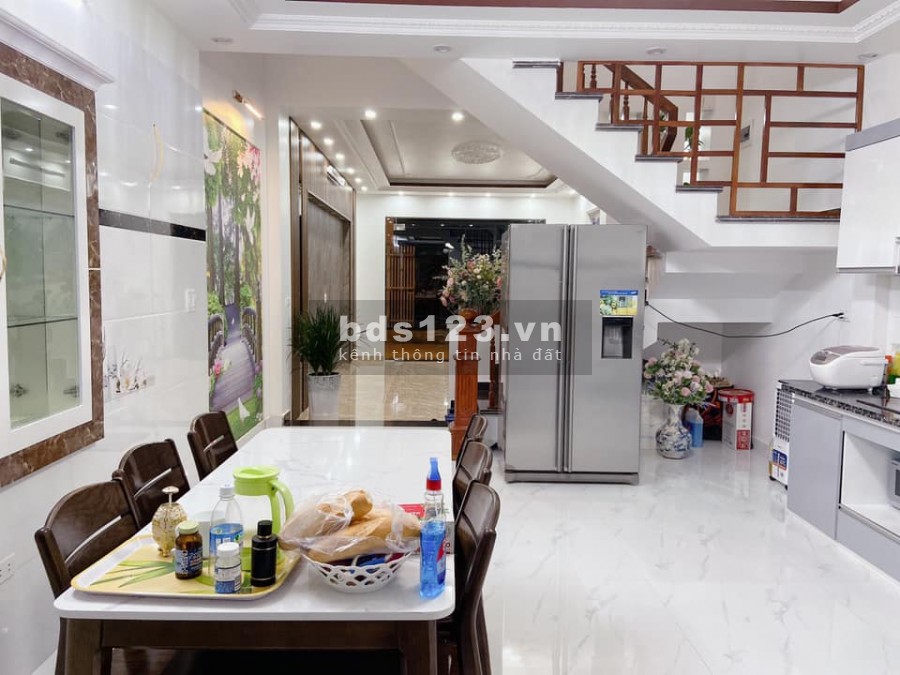 Nhà phố Văn Cao 4 tầng 72m2 chỉ 5,35 tỷ. có gara oto Nhà như mới, xây độc lập chắc chắn