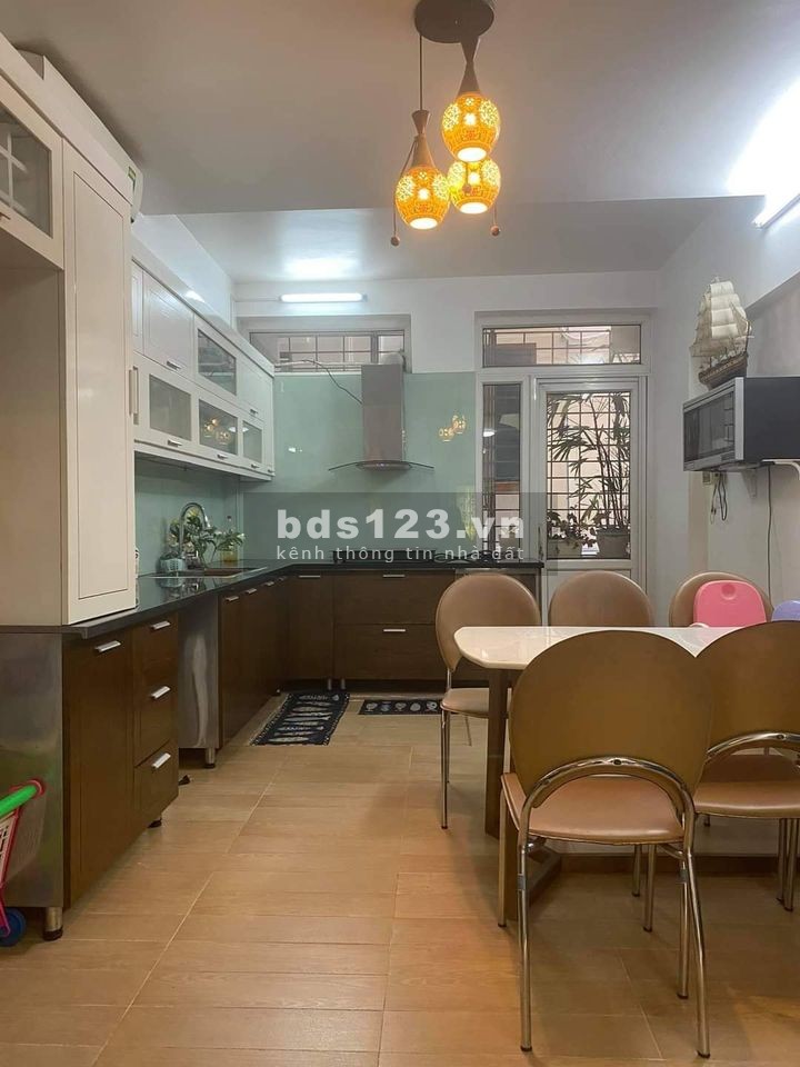 Nhà đẹp Nguyễn Sơn Long Biên, phân lô 70m2, ô tô 7 chỗ vào nhà 2 mặt thoáng 2 mặt ngõ