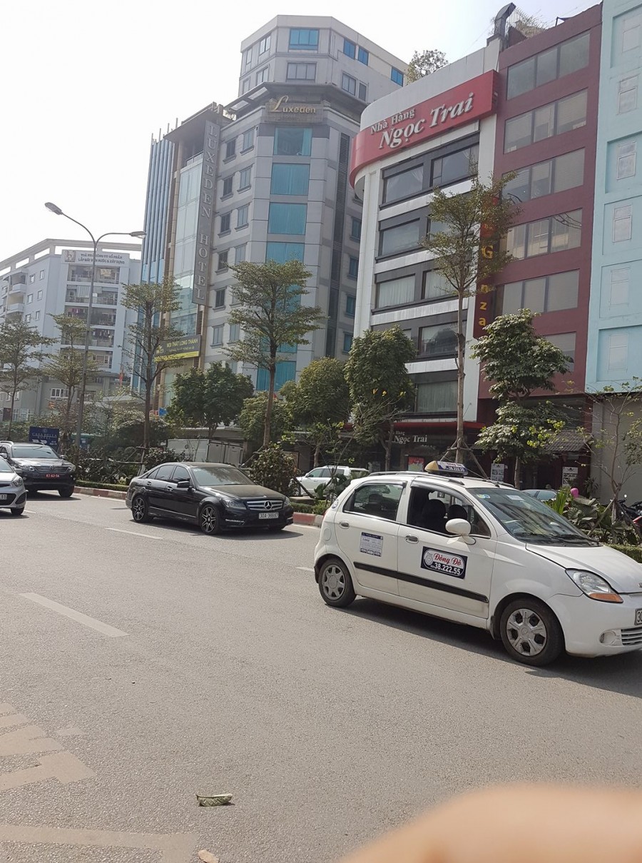 Nhà 9x12m lô góc phô Giang Văn Minh Ba Đình kinh doanh vỉa hè