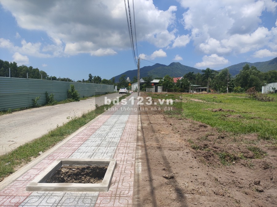 Cần Bán Gấp Đất Nền Phân Lô vị trí đẹp thổ cư 100m2 gần Núi Dinh Bà Rịa Vũng Tàu