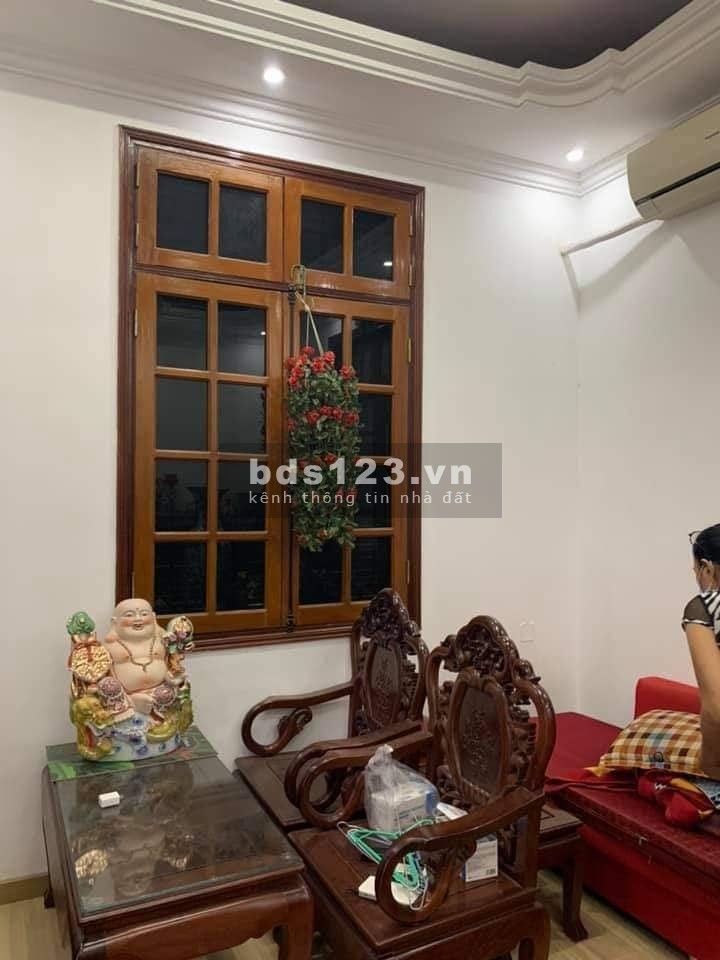 Bán nhà Cầu Giấy, gara ô tô. mở cửa ra trung tâm thương mại, dt 48m2 4 tầng, giá 6.6 tỷ