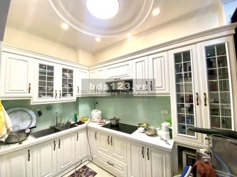 Bán nhà siêu hiếm Nguyễn Văn Cừ, an sinh đỉnh, dt 45m2 5 tầng, nhỉnh 4 tỷ