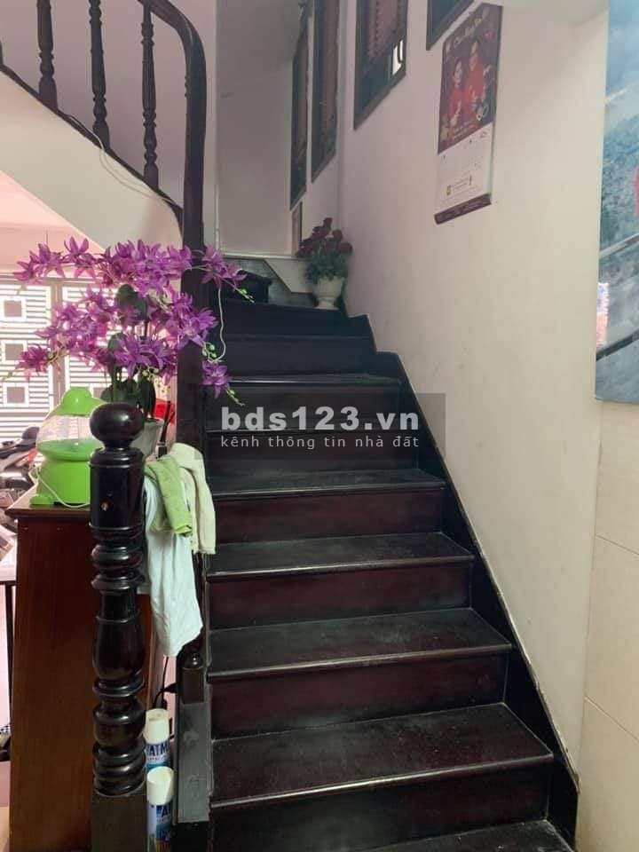 Bán nhà Cầu Giấy, gara ô tô. mở cửa ra trung tâm thương mại, dt 48m2 4 tầng, giá 6.6 tỷ
