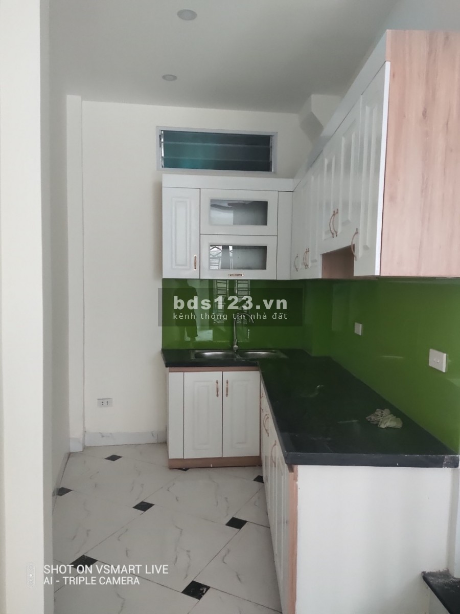 Bán gấp nhà gần ngã tư XaLa - Mậu Lương, Ô tô đỗ cửa, KD nhỏ, 35m2*3PN, giá 2.5 tỷ