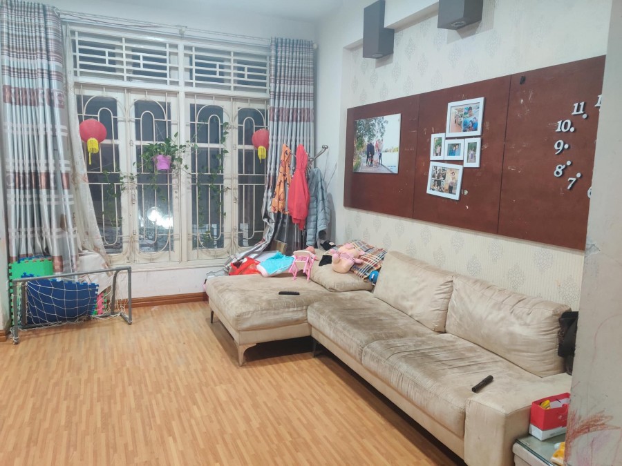 Bán nhà Trần Duy Hưng, kinh doanh vỉa hè, liên hệ chính chủ 0939.286.833