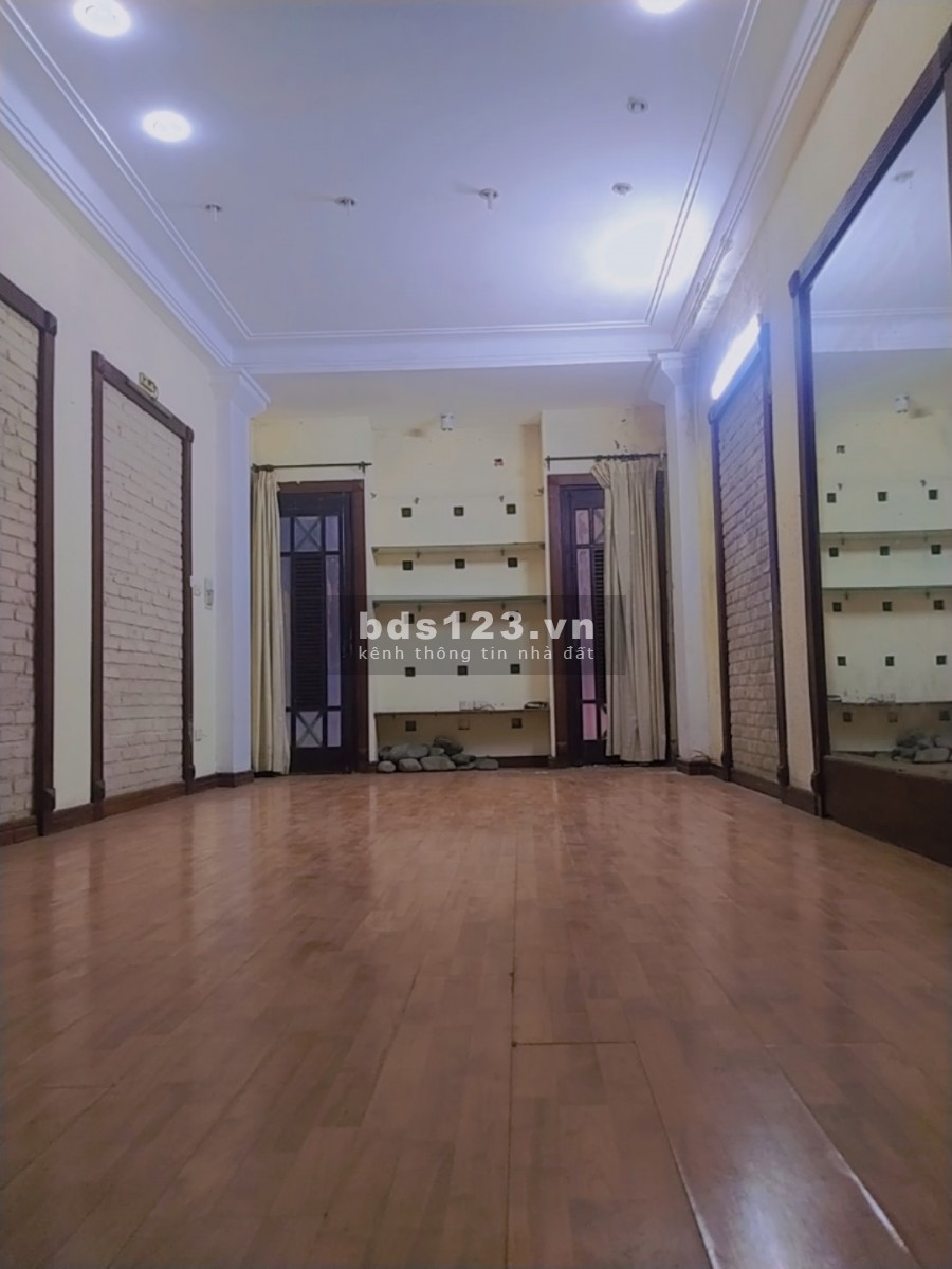 Bán nhà Phân lô TT Công An Phố Trần Cung, diện tích 40m2x5 tầng, ô tô vào nhà