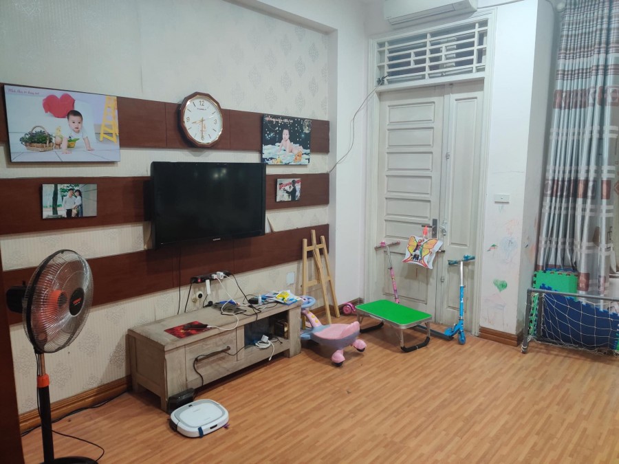 Bán nhà Trần Duy Hưng, kinh doanh vỉa hè, liên hệ chính chủ 0939.286.833
