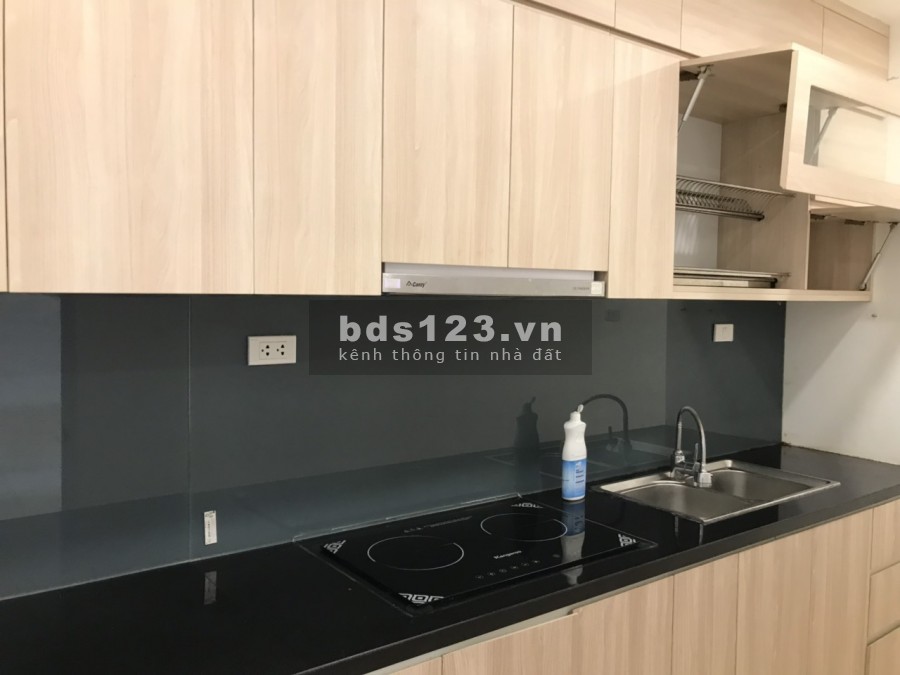 Cho thuê Chung cư Hà Nội Center Point, 3 phòng ngủ, 84m2, đồ cơ bản+, 13 triệu/tháng. LH 0377983070