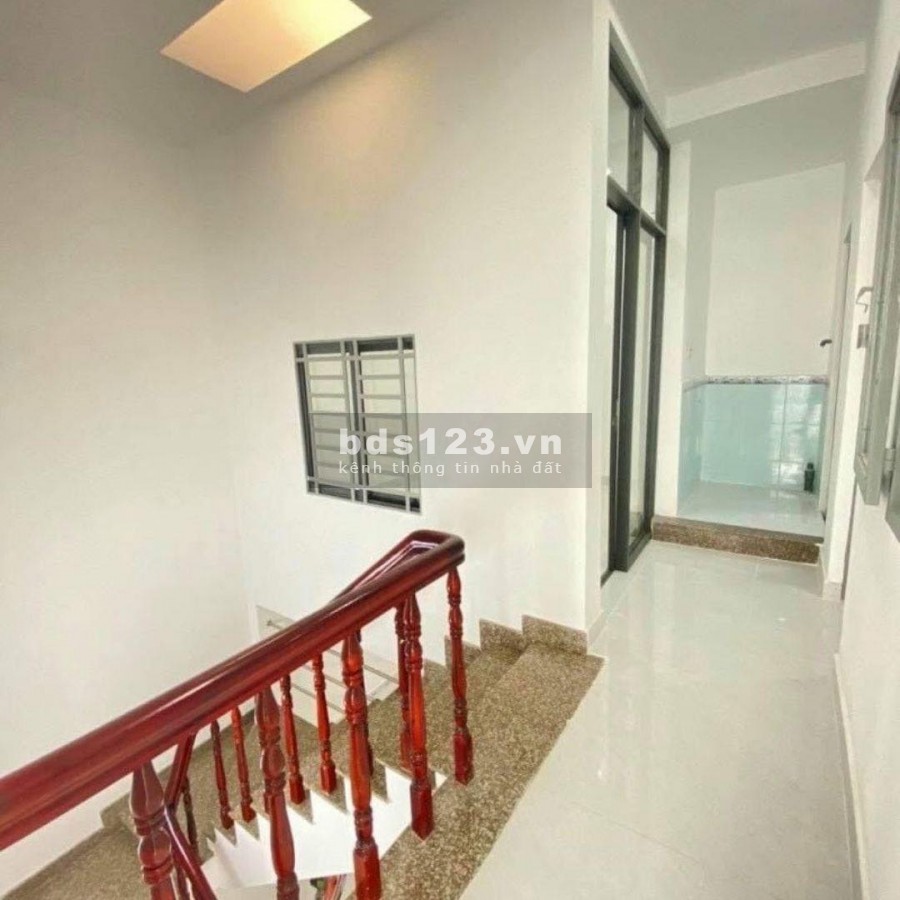 Trung tâm Bình Thạnh, dt 60m2, 2 tầng, 3 phòng ngủ, giá bán 5.7 tỷ 60m2