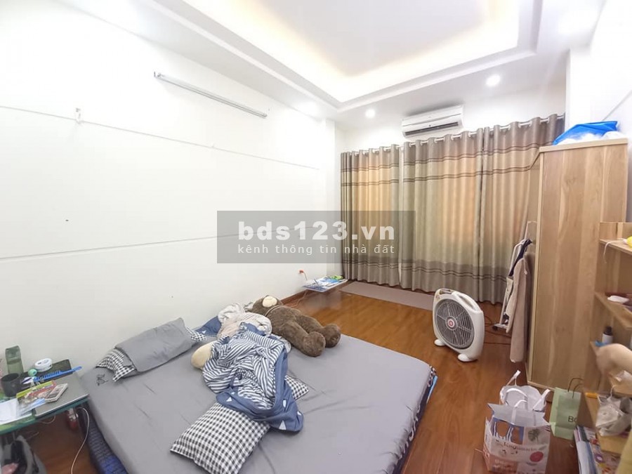 Nhà Cầu Giấy 5 tầng giá bán 3.99 tỷ bao đẹp lung linh, sổ đỏ phân lô