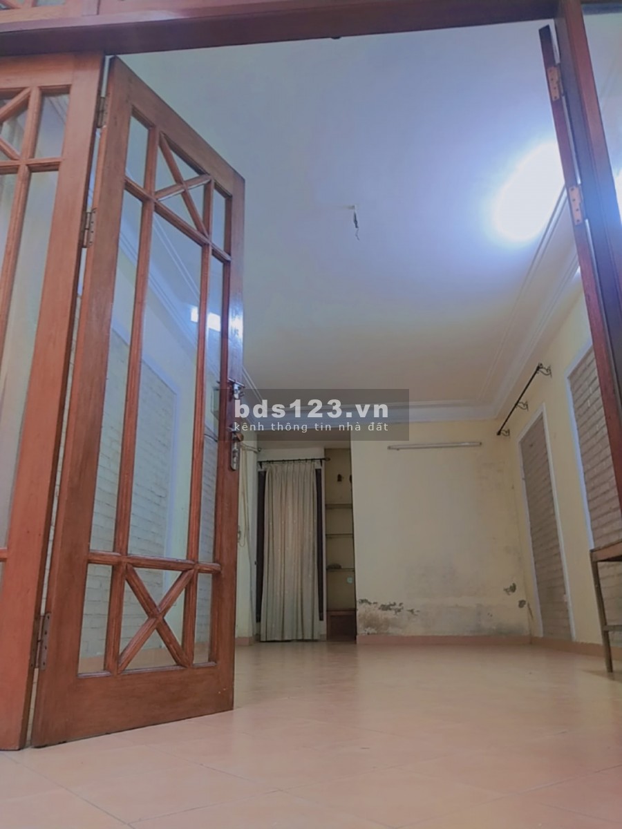 Bán nhà Phân lô TT Công An Phố Trần Cung, diện tích 40m2x5 tầng, ô tô vào nhà