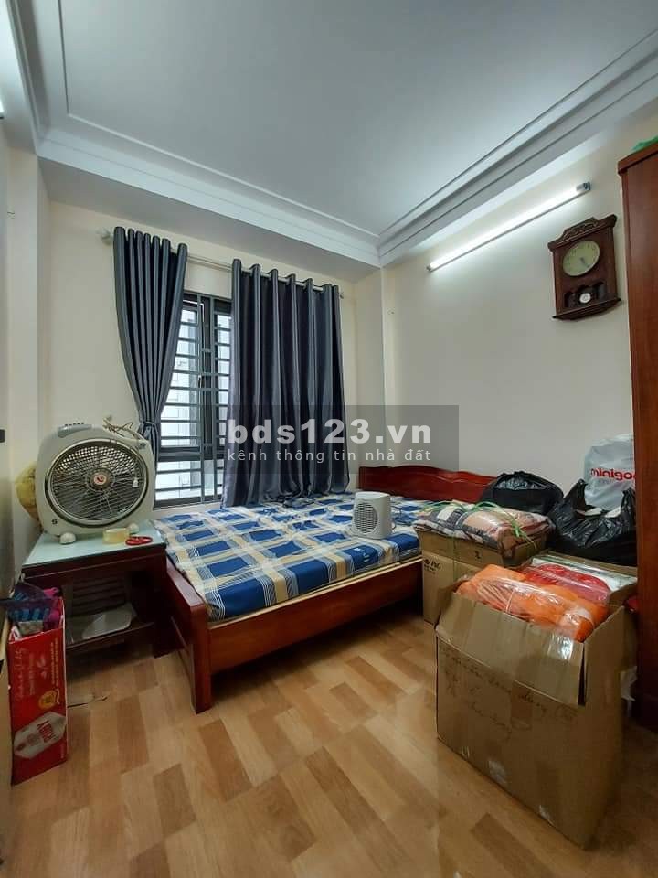 Bán nhà Ngọc Thụy, Long Biên, gần phố, 3 Tầng, dt 32m2, giá bán 2,45 tỷ