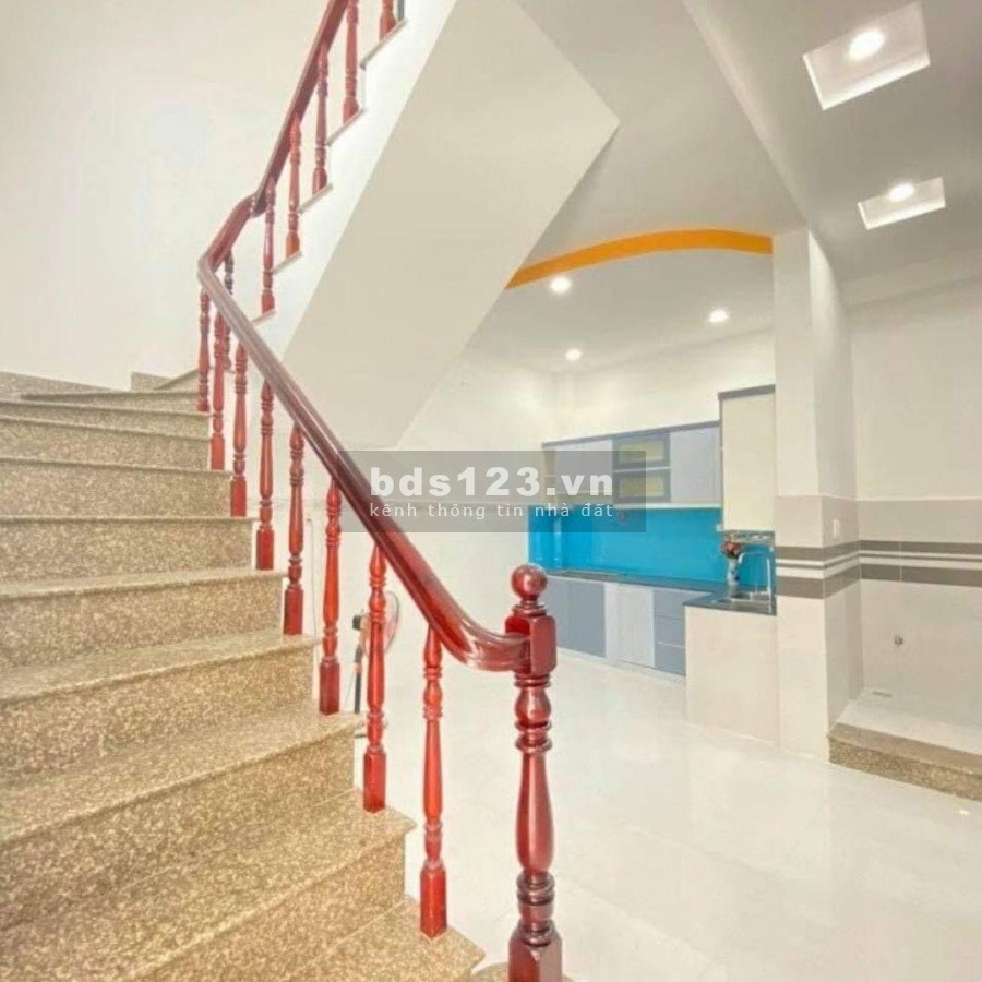 Trung tâm Bình Thạnh, dt 60m2, 2 tầng, 3 phòng ngủ, giá bán 5.7 tỷ 60m2