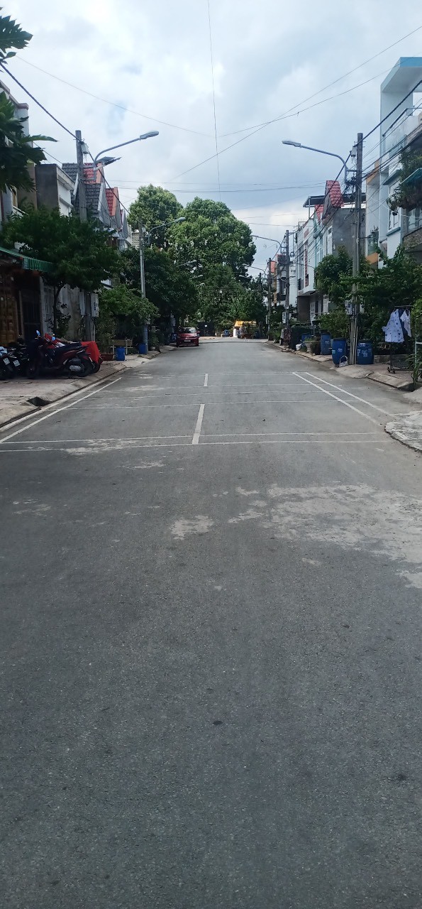 Bán nhà 93m2 hẻm ô tô tại phường Đông Hoà, Dĩ An, Bình Dương giá cực hấp dẫn