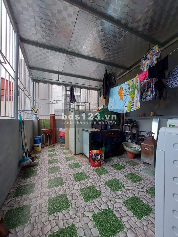 Bán nhà Ngọc Thụy, Long Biên, gần phố, 3 Tầng, dt 32m2, giá bán 2,45 tỷ
