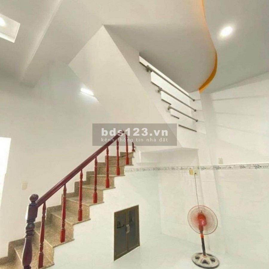 Trung tâm Bình Thạnh, dt 60m2, 2 tầng, 3 phòng ngủ, giá bán 5.7 tỷ 60m2