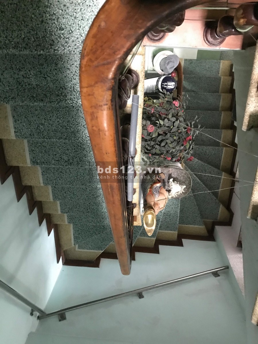 Bán nhà Minh Khai 3 ô tô tránh kinh doanh văn phòng, Spa, 4 tầng đúc kiên cố