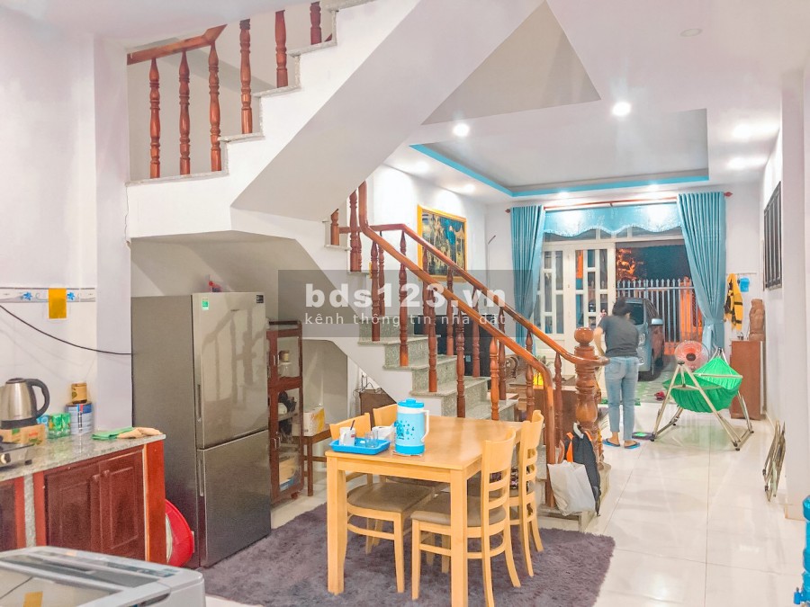 Bán nhà rộng 151m2, Thủ Dầu Một, đường nhựa 5m thông, khu dân cư đông đúc, lhcc