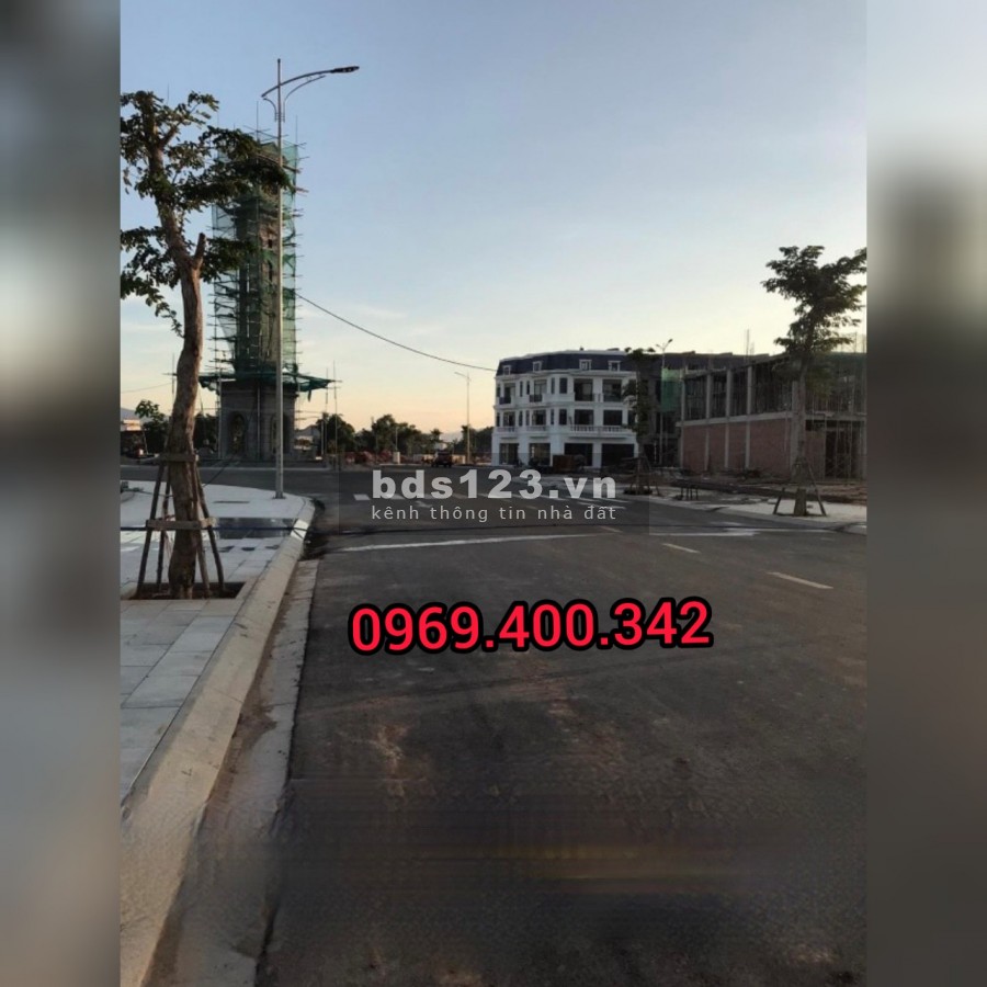 Cần sang nhượng Nhanh lô Liền kề Tháp Đồng Hồ, cơ sở hạ tầng hoàn thiện, giá thoả thuận