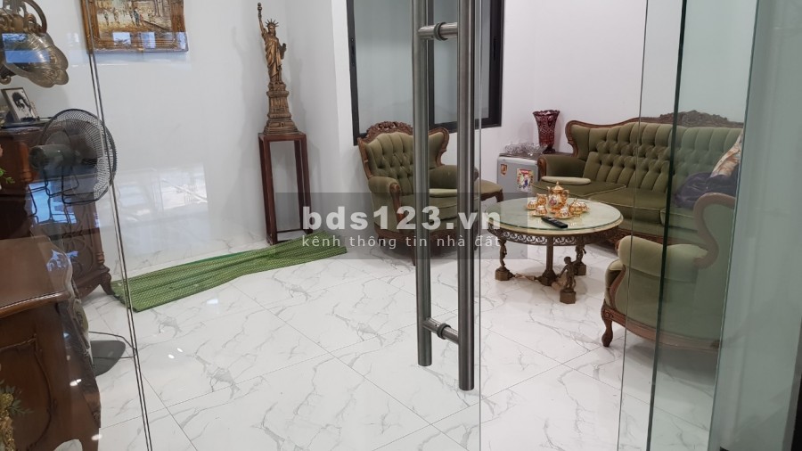 Cho thuê nhà riêng Ngoại giao đoàn: DT75mx7 tầng, có thang máy, hầm, ô tô đỗ cửa
