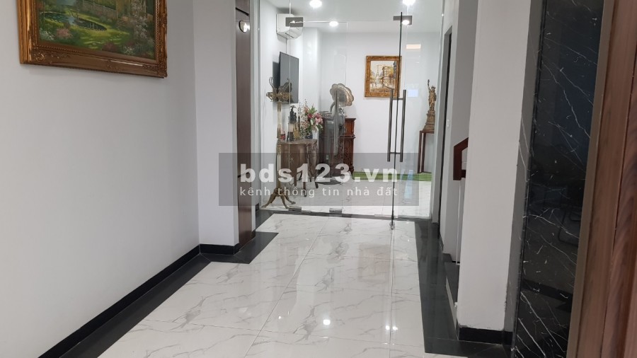 Cho thuê nhà riêng Ngoại giao đoàn: DT75mx7 tầng, có thang máy, hầm, ô tô đỗ cửa